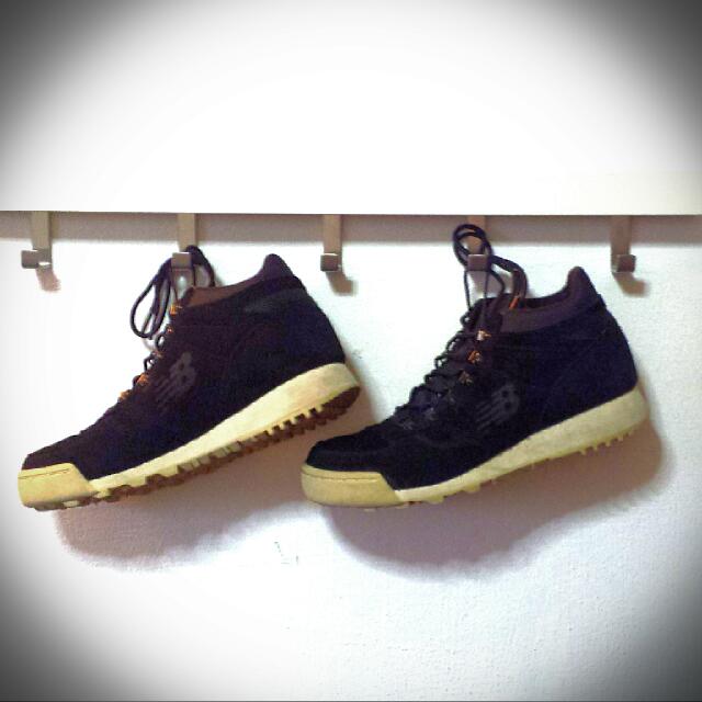 new balance 710 gold