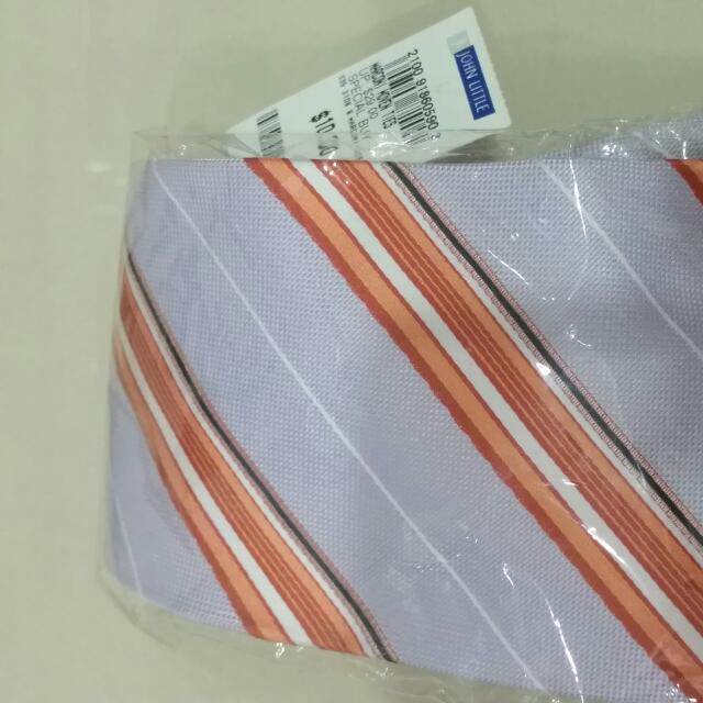 Tie (Category: Ties) located in Singapore. Submitted by garanguny (Listing ID 9206853, Image 2). Description: .