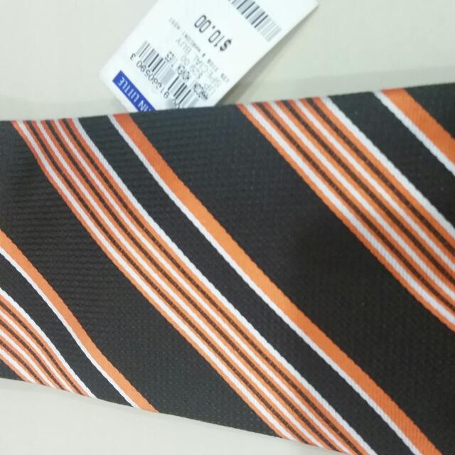 Tie (Category: Ties) located in Singapore. Submitted by garanguny (Listing ID 9206916, Image 2). Description: .