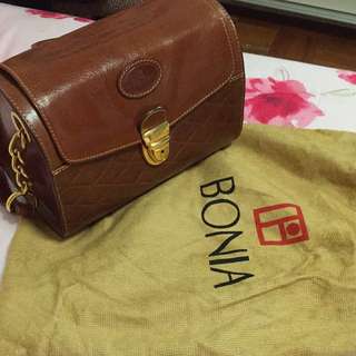 💯 Original BONIA Leather Shoulder Bag, Luxury, Bags & Wallets on Carousell