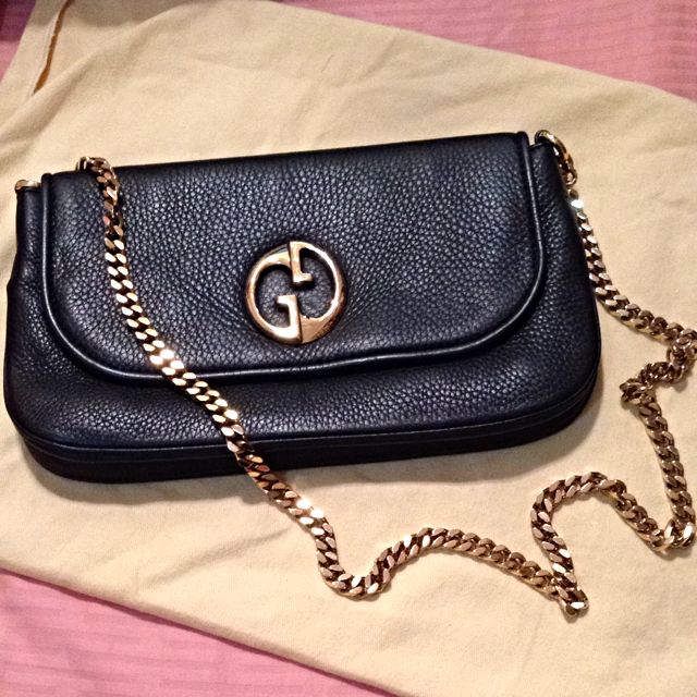 gucci black clutch with chain
