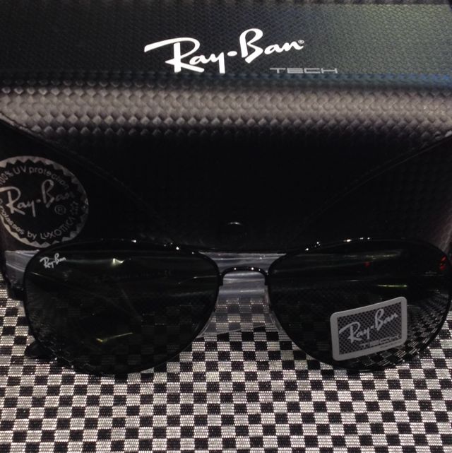 ray ban aviator tech