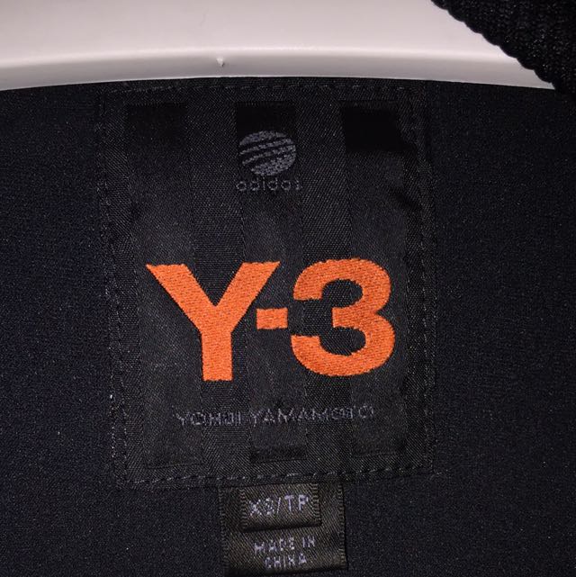 Y3 Jacket (Category: Belt bags, Clutches and Pouches) located in Singapore. Submitted by keep4what (Listing ID 9293839, Image 2). Description: .