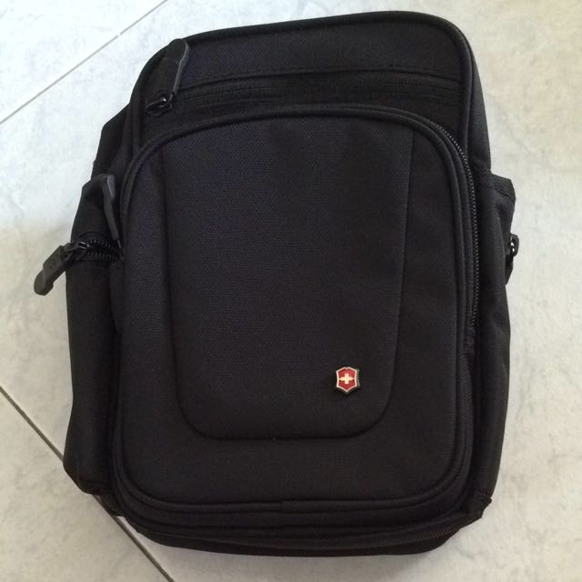 Victorinox Vertical Deluxe Travel Companion, Everything Else on Carousell