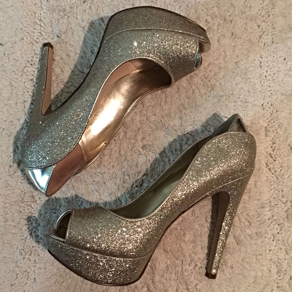 Authentic Guess Gold Open-Toe Heels 