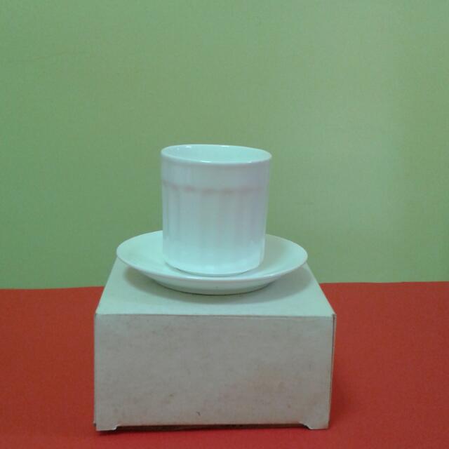 BN Small Cup (Category: Other Kitchen Appliances) located in Singapore. Submitted by xiaoyangg (Listing ID 9469708, Image 1). Description: 150 ml internal diameter 6.5cm external diameter 7cm height 7cm.