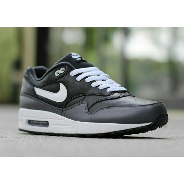Nike air max hotsell 1 black and grey