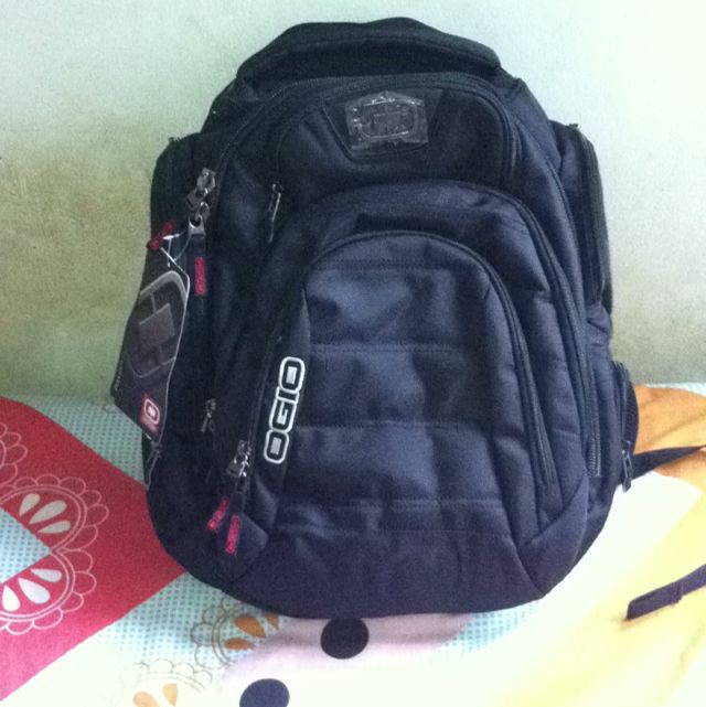 ogio gambit 17 backpack