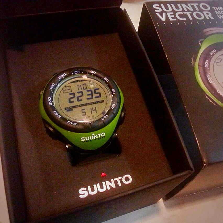 Suunto Vector, Sports Equipment, Sports & Games, Water Sports on Carousell