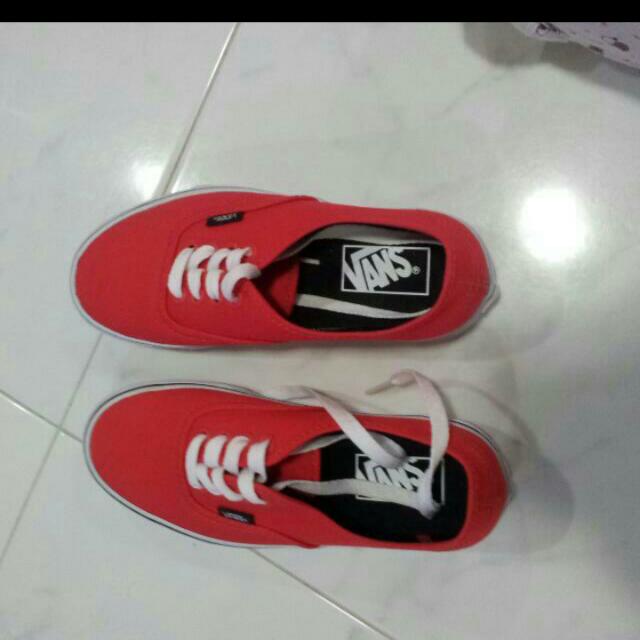 BN Authentic Red Vans Shoes US 4 Men US 