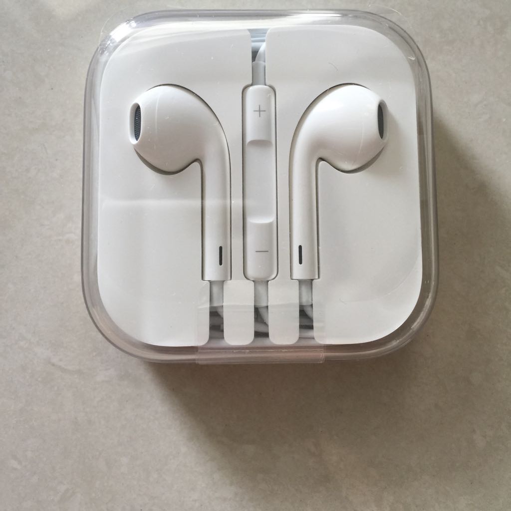 apple earpods on sale