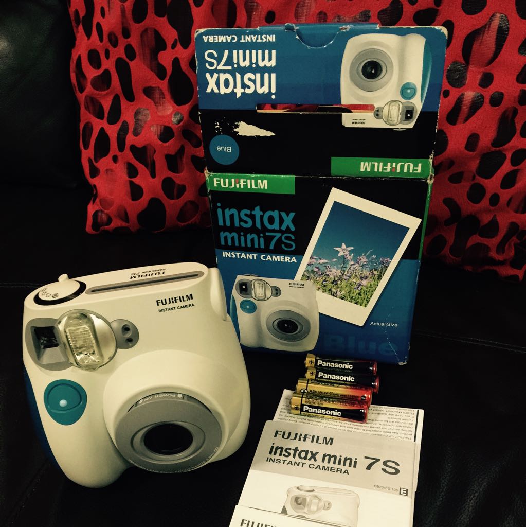 Fuji Polaroid Camera Mini 7s, Photography, Cameras on Carousell