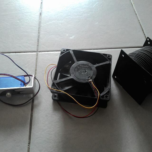 Computer Accessories (Category: Everything Else) located in Singapore. Submitted by akg77 (Listing ID 9984446, Image 1). Description: .