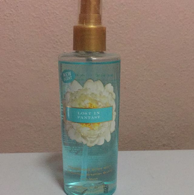 pending Victoria s Secret Body Mist Lost In Fantasy