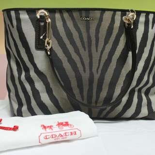  Brand New Authentic Coach Bag For Sale!

