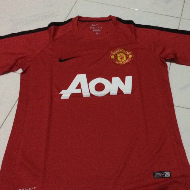 Instock Manchester United Training Kit Red 14 15 Ori Grade Replica Jersey Sports On Carousell