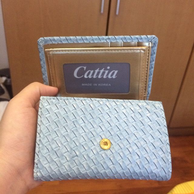 Wallet (Category: Wallets & Card Holders) located in Singapore. Submitted by authenticdeals0509 (Listing ID 10156409, Image 3). Description: .