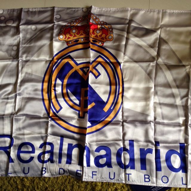 Real Madrid Flag For Sale (Category: Art & Prints) located in Singapore. Submitted by kcirtap54 (Listing ID 7880920, Image 2). Description: .