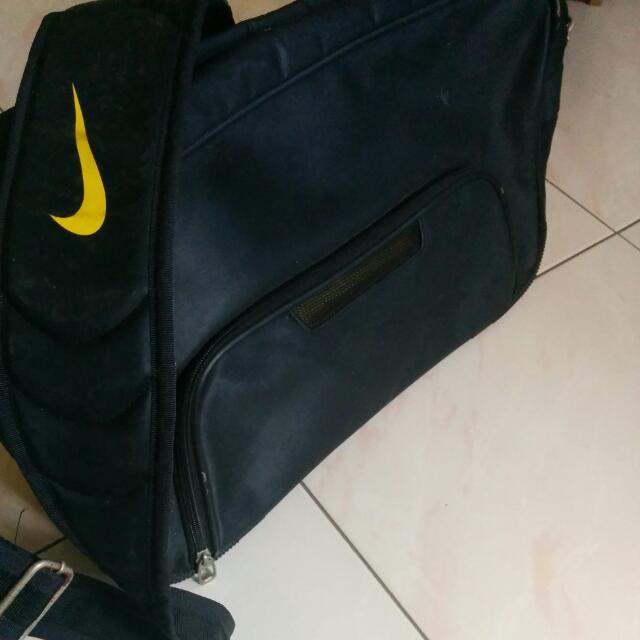 Nike Total 90 Bag Men s Fashion Bags Belt bags Clutches and Pouches on Carousell