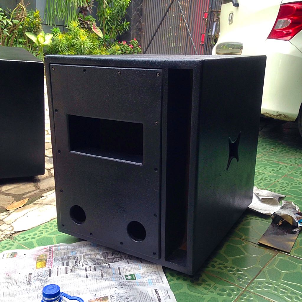 Box speaker subwoofer 18 online