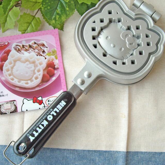 hello kitty waffle pan