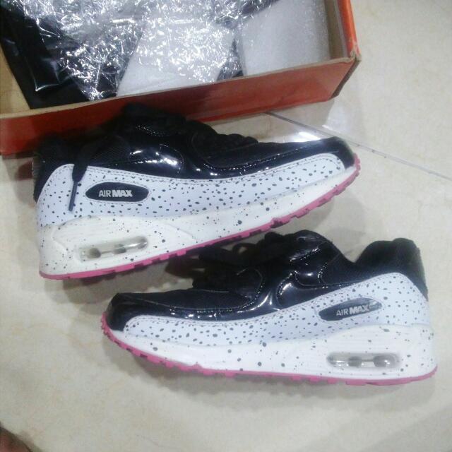 Nike Air Max 90 Black White Speckled Sole