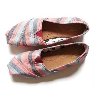 BN TOMS Casual Striped Loafers Women's Size 8