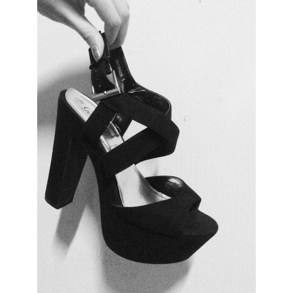 new look black chunky heels