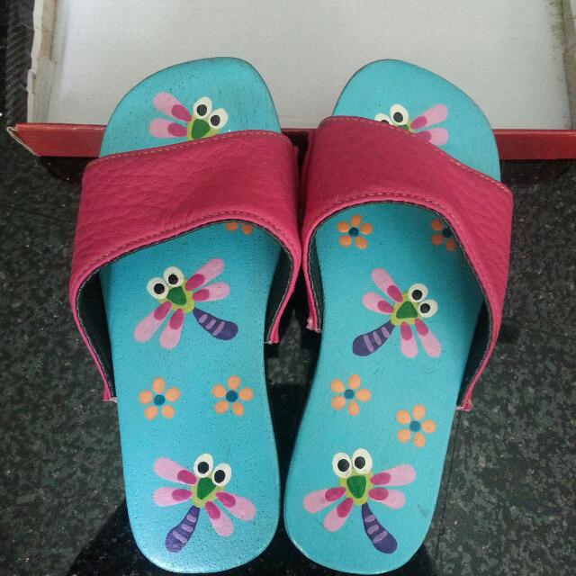 Girls clog slippers store
