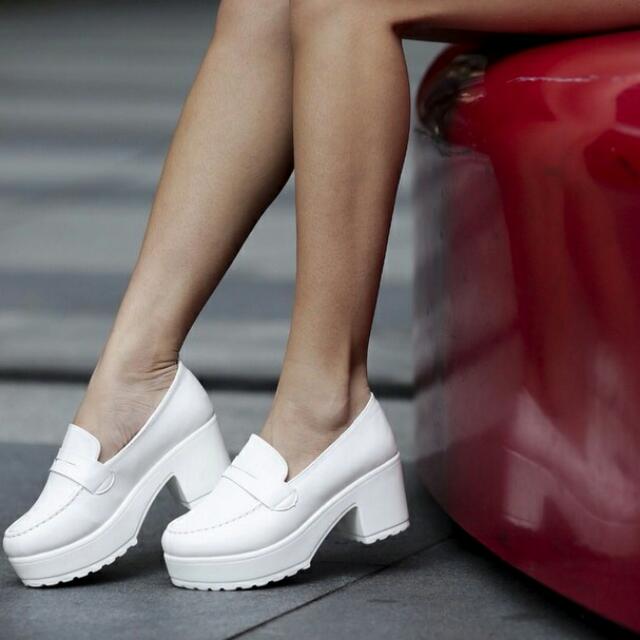 White platform best sale loafers women's