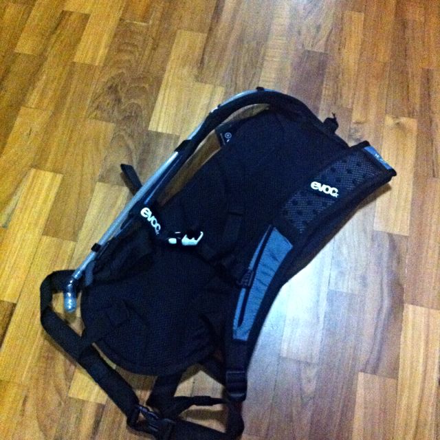 Brand New Evoc 3L Bagpack + 2L Bladder (reserved Till 14th Sunday