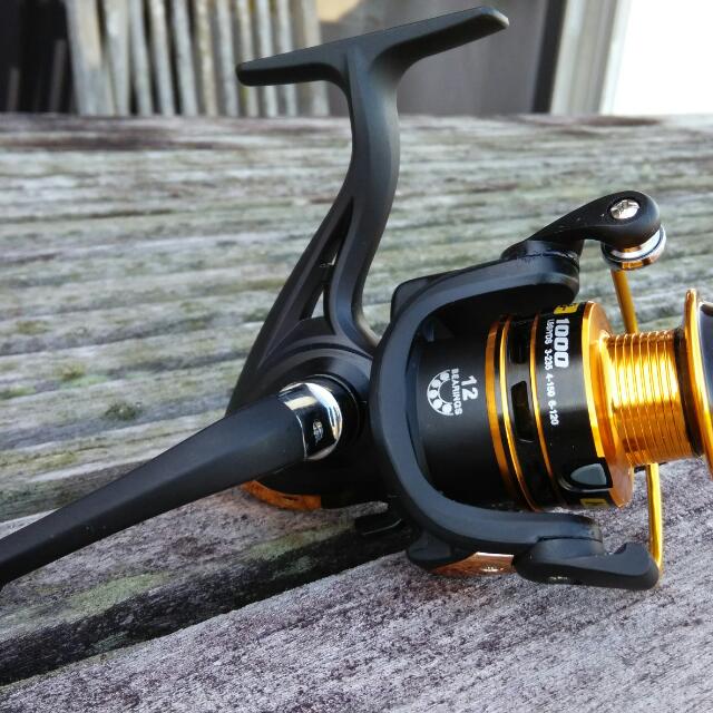 Spinning Reel 1000 Size (Fishing Reel) , Sports Equipment, Fishing on  Carousell