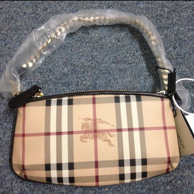 BNWT Burberry Haymarket Check Clara Wristlet Luxury Bags Wallets on Carousell