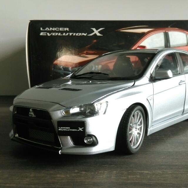 1/18 CSM Mitsubishi Evolution 10 (Evo X) Silver, Everything Else on