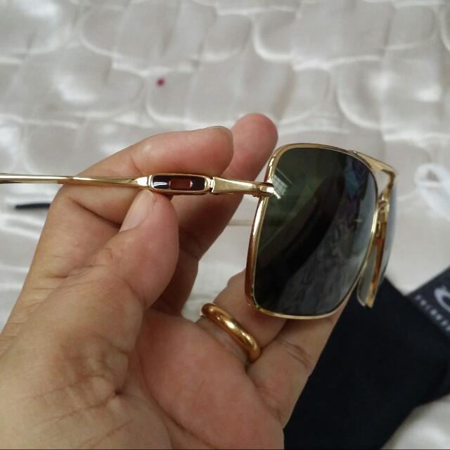 OAKLEY deviation gold color