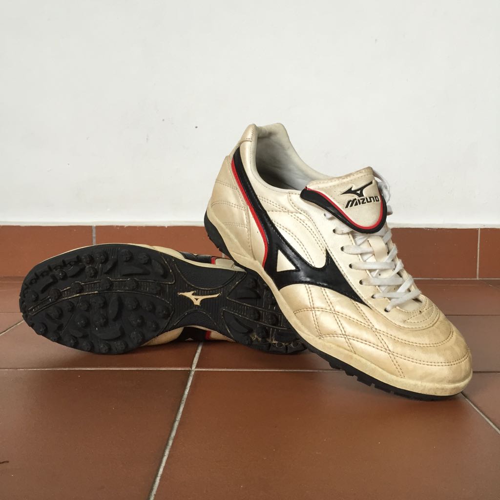 mizuno street shoes