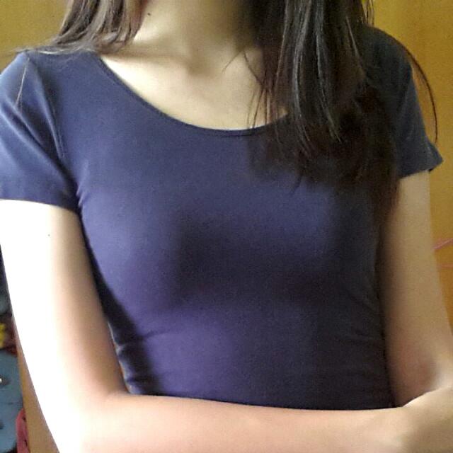Cotton on Basic Tee (Category: Other Tops) located in Singapore. Submitted by georgxna (Listing ID 11313536, Image 1). Description: .