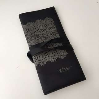 Kose Visee Brush Holder