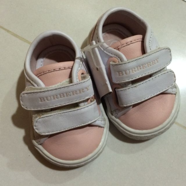 infant burberry shoes