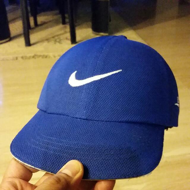 Nike bike helmet 2025