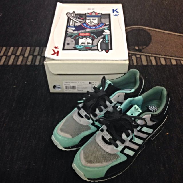adidas torsion sneaker freaker