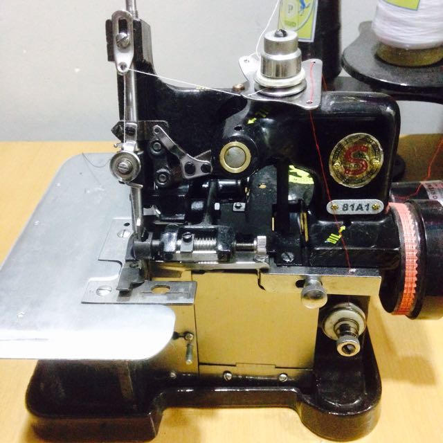 Mesin obras Singer 81A1, Fesyen Wanita di Carousell