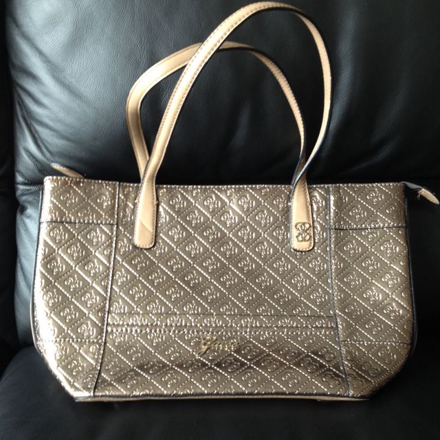 Guess Bag, Women's Fashion, Bags & Wallets, Cross-body Bags on Carousell