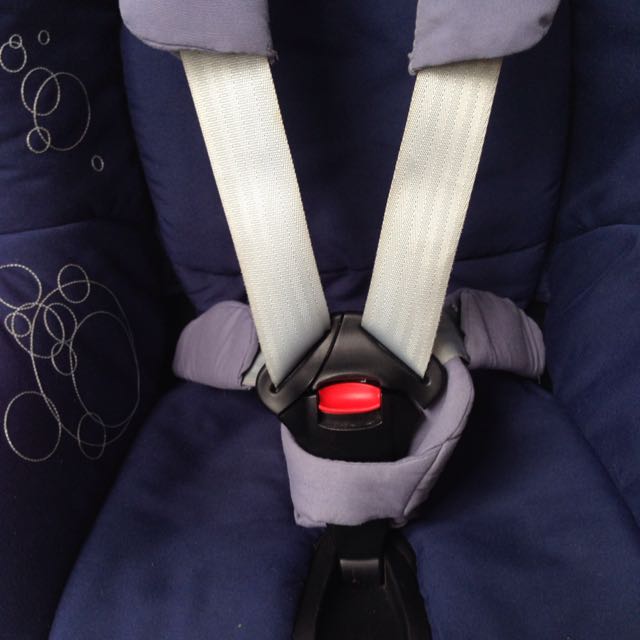Maxi Cosi Pearl Car Seat with Family Fix Base, Babies & Kids, Going Out