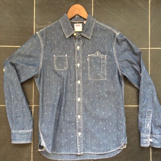 Levi's Chambray Work Shirt, Men's Fashion, Tops & Sets, Formal Shirts on  Carousell
