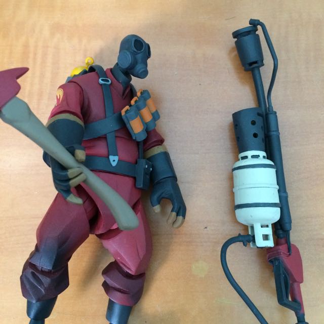 Team Fortress 2 Figure, Hobbies & Toys, Toys & Games on Carousell