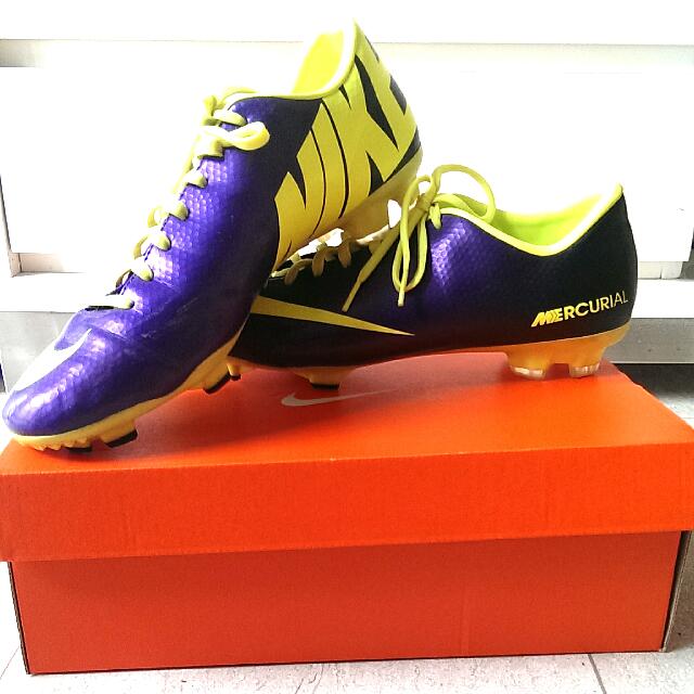 nike mercurial size 10