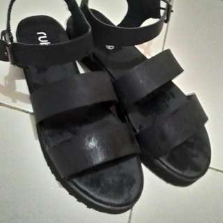 Ruby Sandals.. (New W/o Tags) 