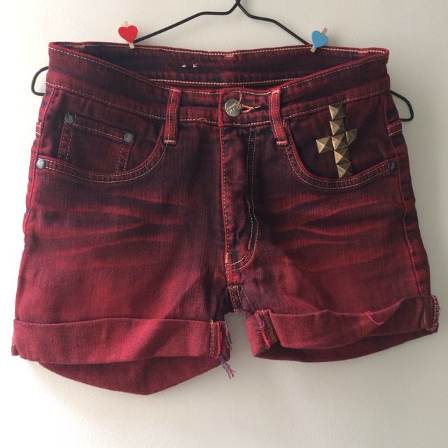 maroon jean shorts