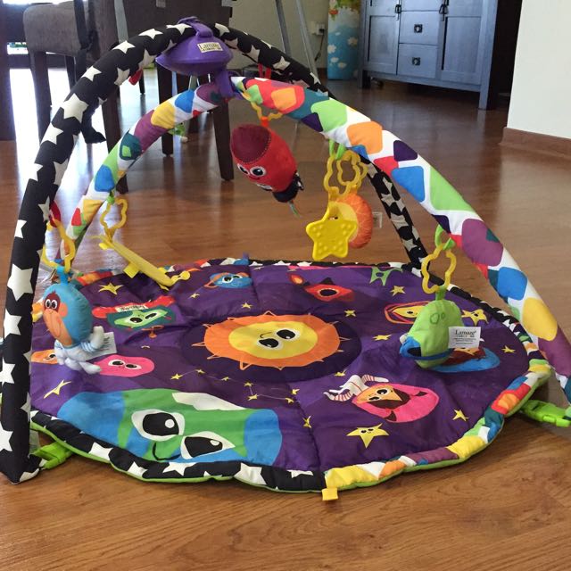 lamaze play mat space